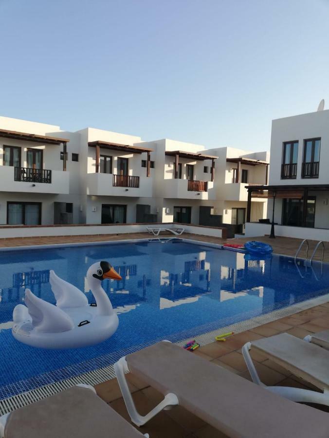 Noray Swan Villa ปูแอร์โตกาเลโร ภายนอก รูปภาพ